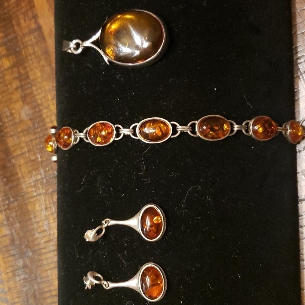 Baltic Amber jewelry set earrings,  bracelet, and Large Oval pendant